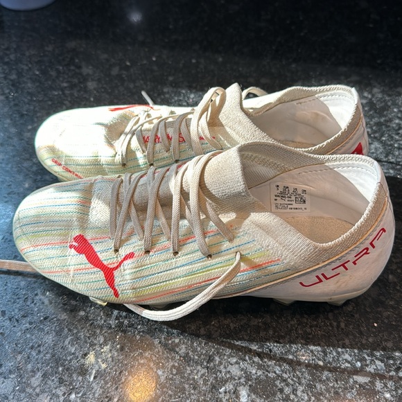 Puma Kids Cleats - Picture 4 of 6